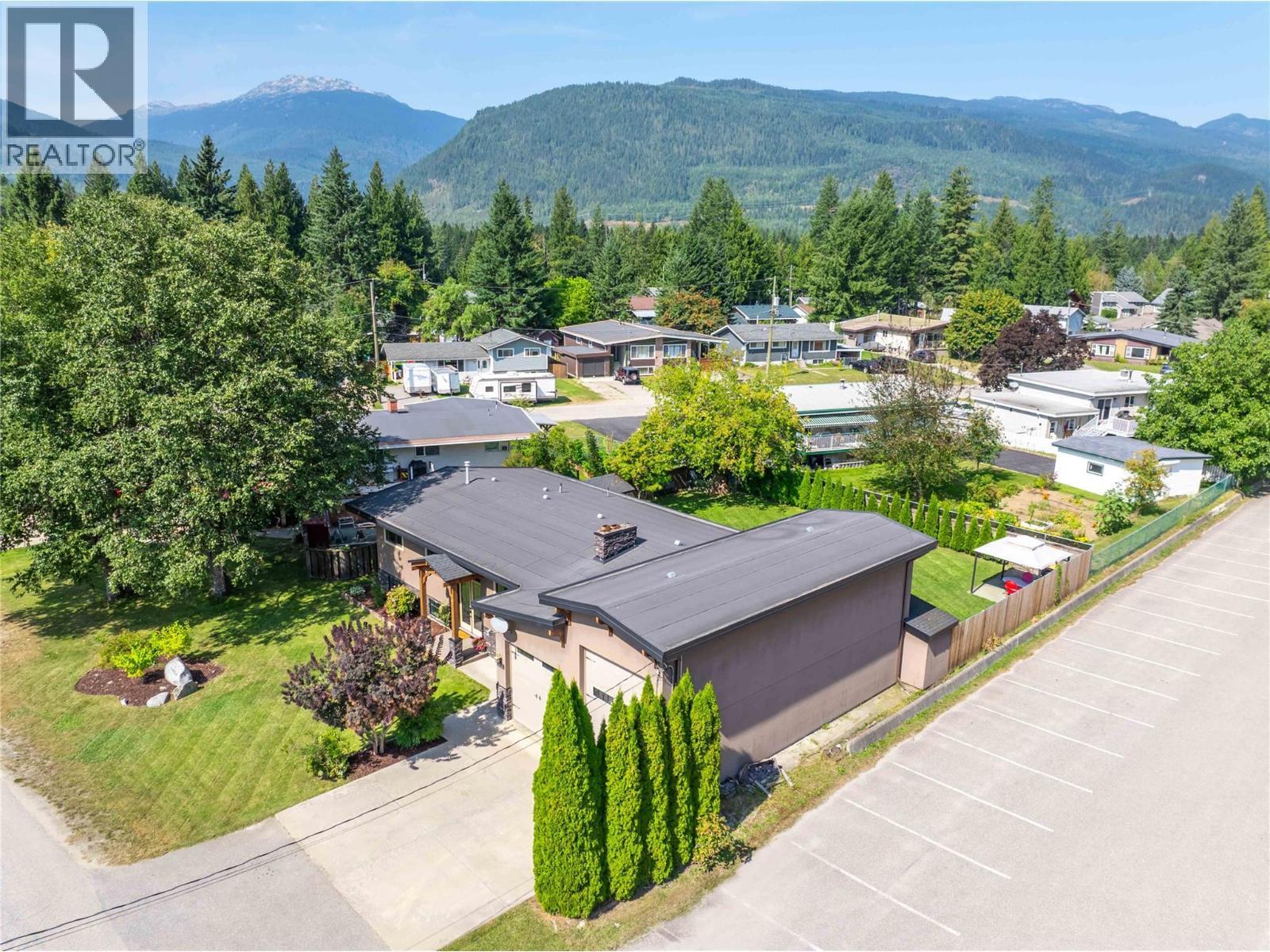 1824 Colbeck Road, Revelstoke, BC - Outdoor With View