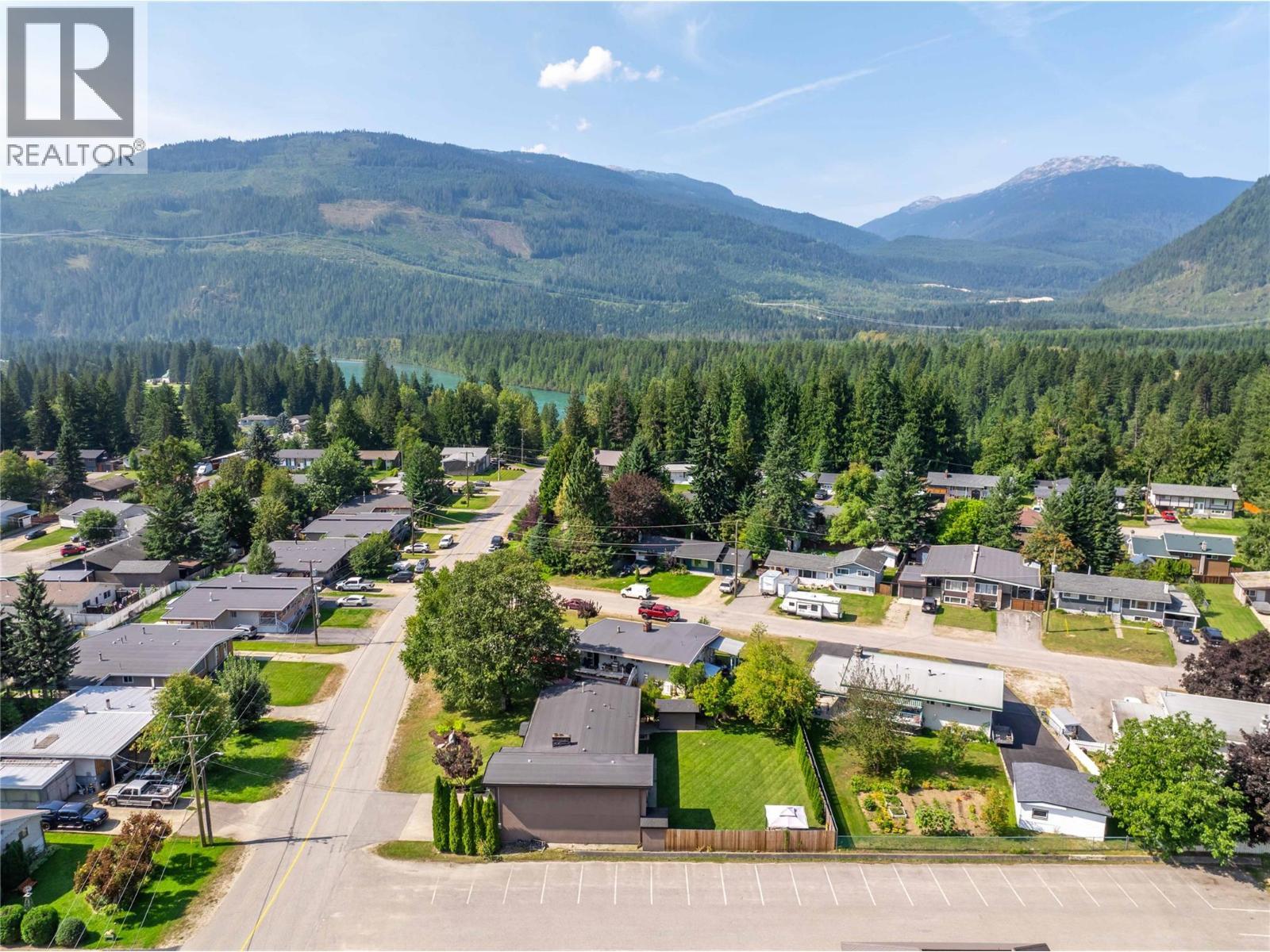 1824 Colbeck Road, Revelstoke, BC - Outdoor With View
