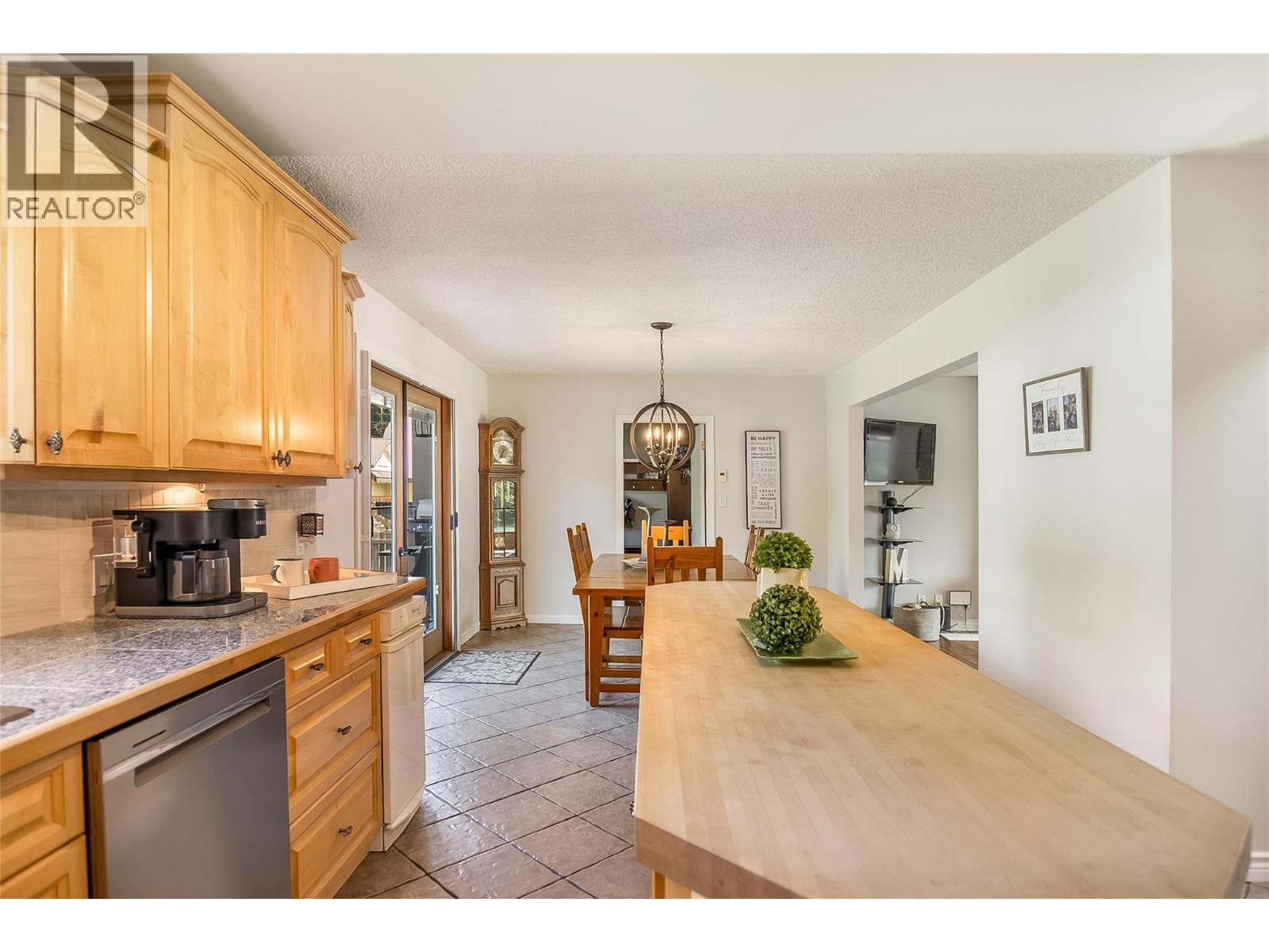 1824 Colbeck Road, Revelstoke, BC - Indoor