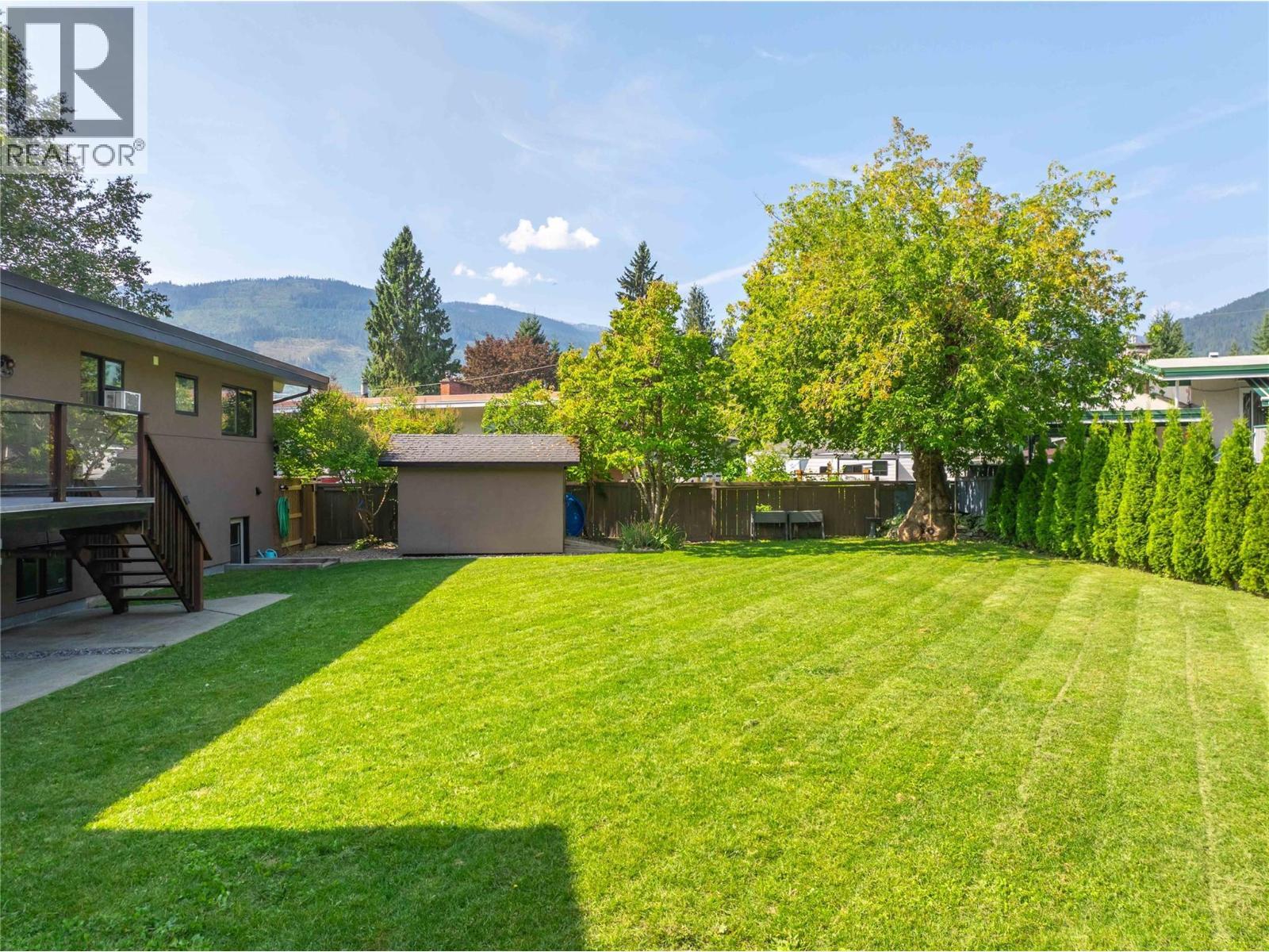 1824 Colbeck Road, Revelstoke, BC - Outdoor