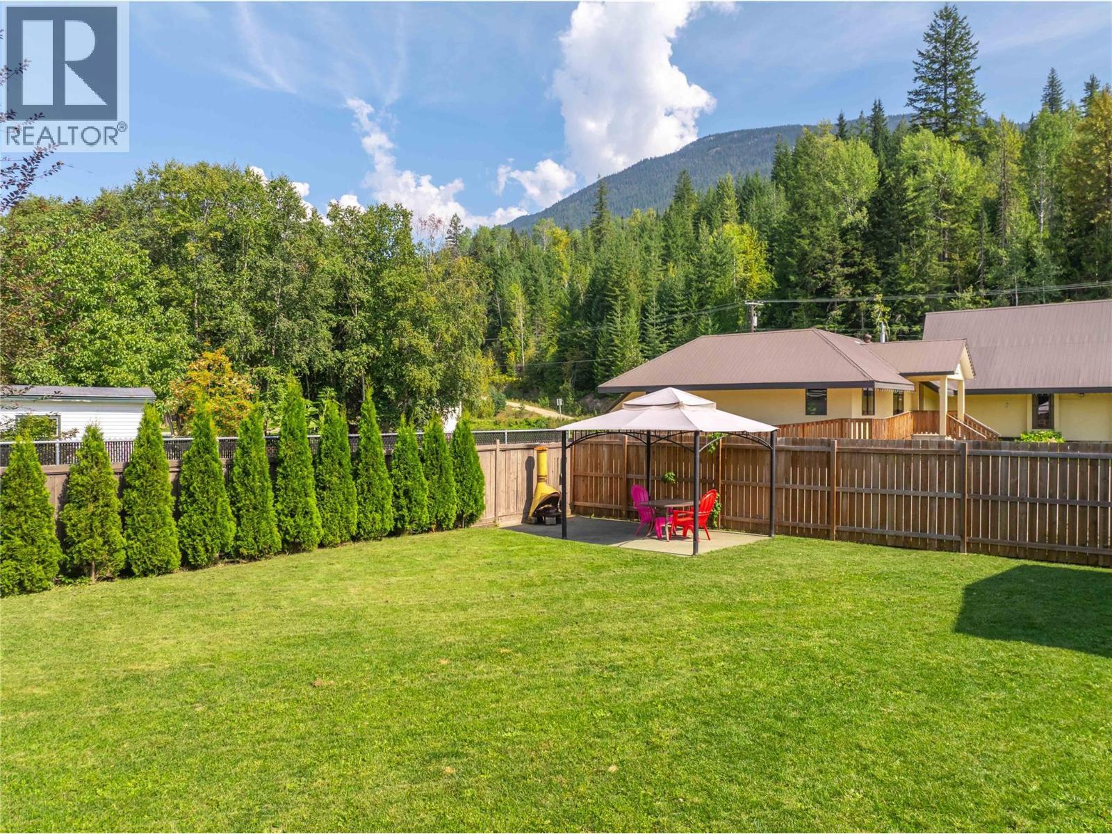 1824 Colbeck Road, Revelstoke, BC - Outdoor
