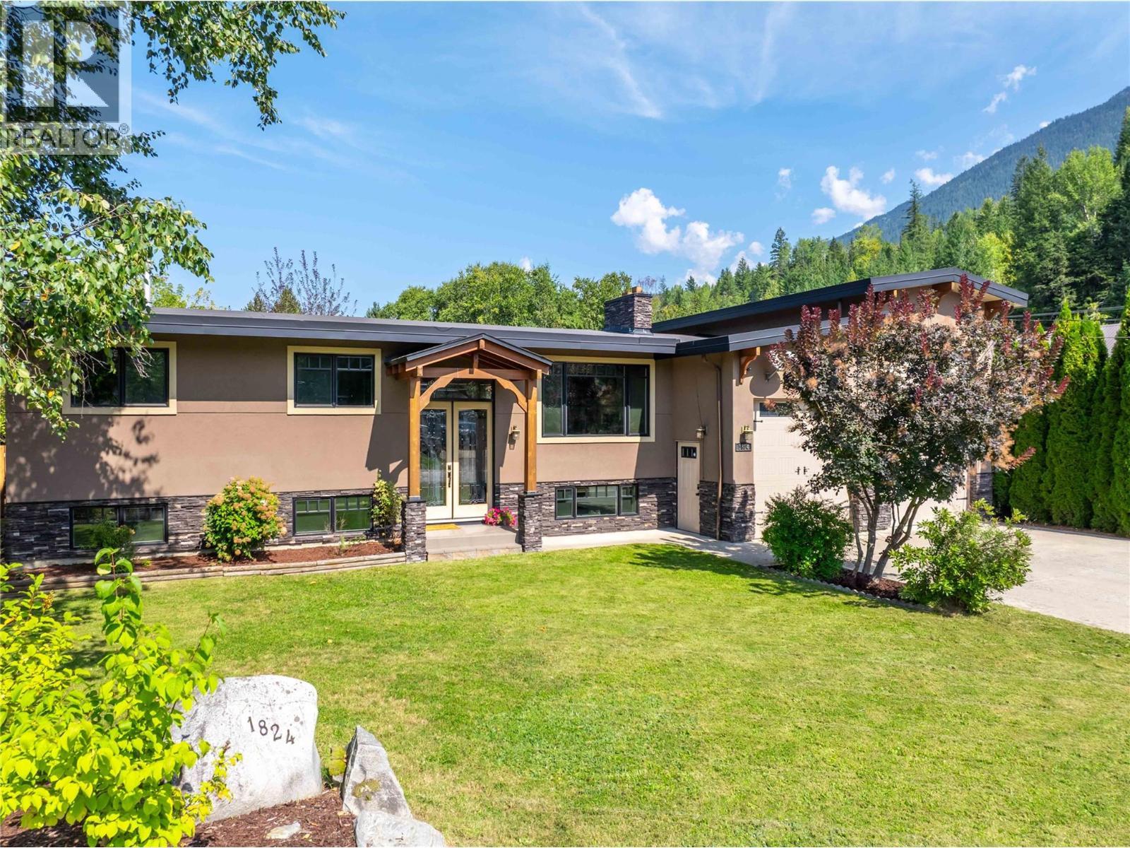 1824 Colbeck Road, Revelstoke, BC - Outdoor