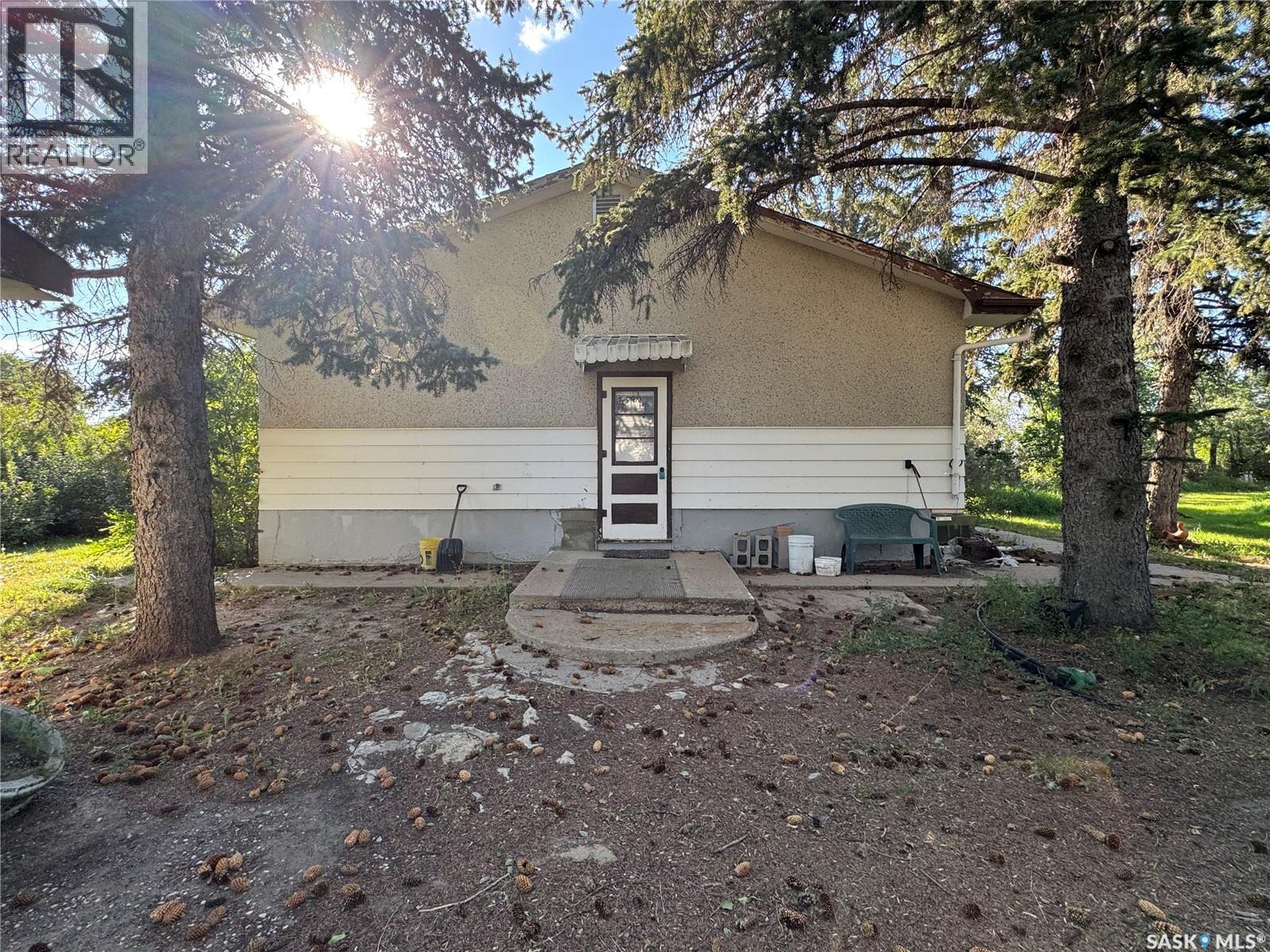 38 Kasper Crescent, Assiniboia, SK - Outdoor