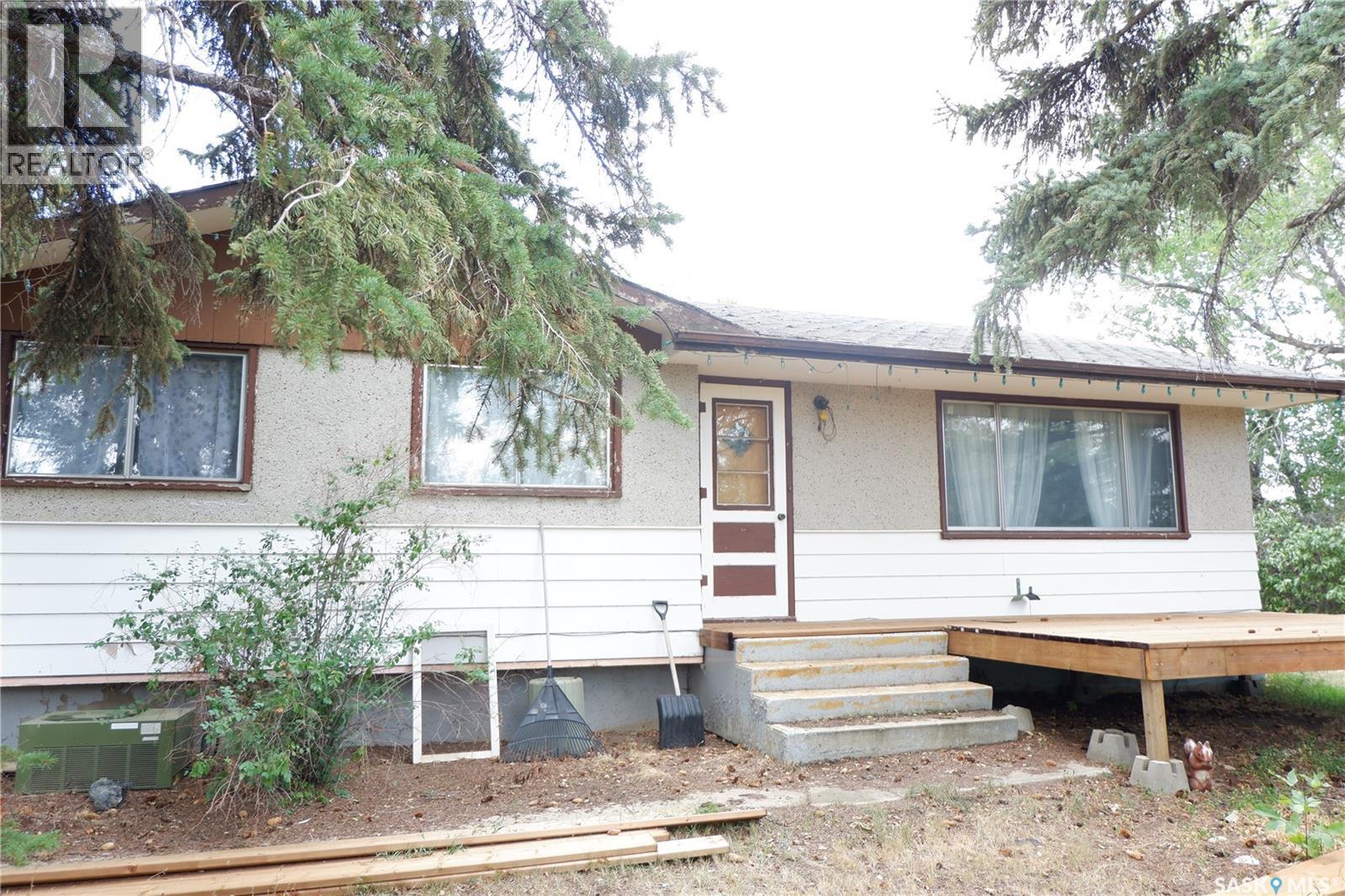 38 Kasper Crescent, Assiniboia, SK - Outdoor