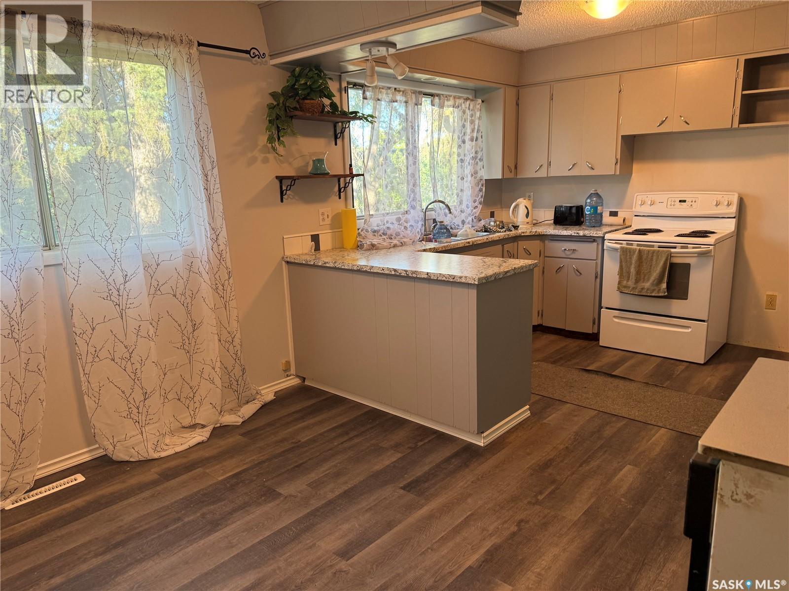 38 Kasper Crescent, Assiniboia, SK - Indoor Photo Showing Kitchen