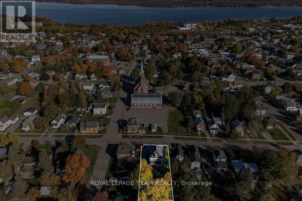 450 D'Arcy Street, Pembroke, ON - Outdoor With Body Of Water With View