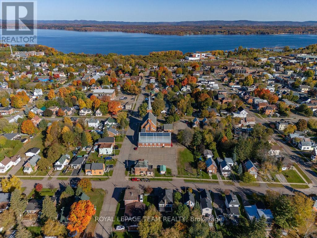 450 D'Arcy Street, Pembroke, ON - Outdoor With Body Of Water With View