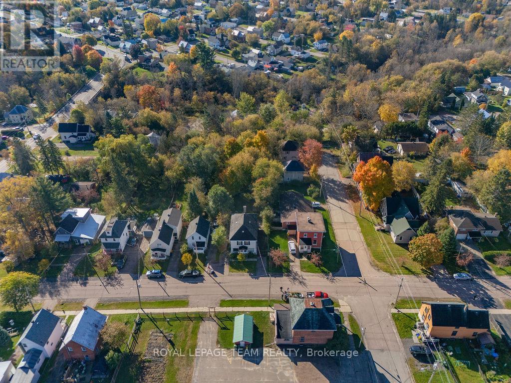 450 D'Arcy Street, Pembroke, ON - Outdoor With View