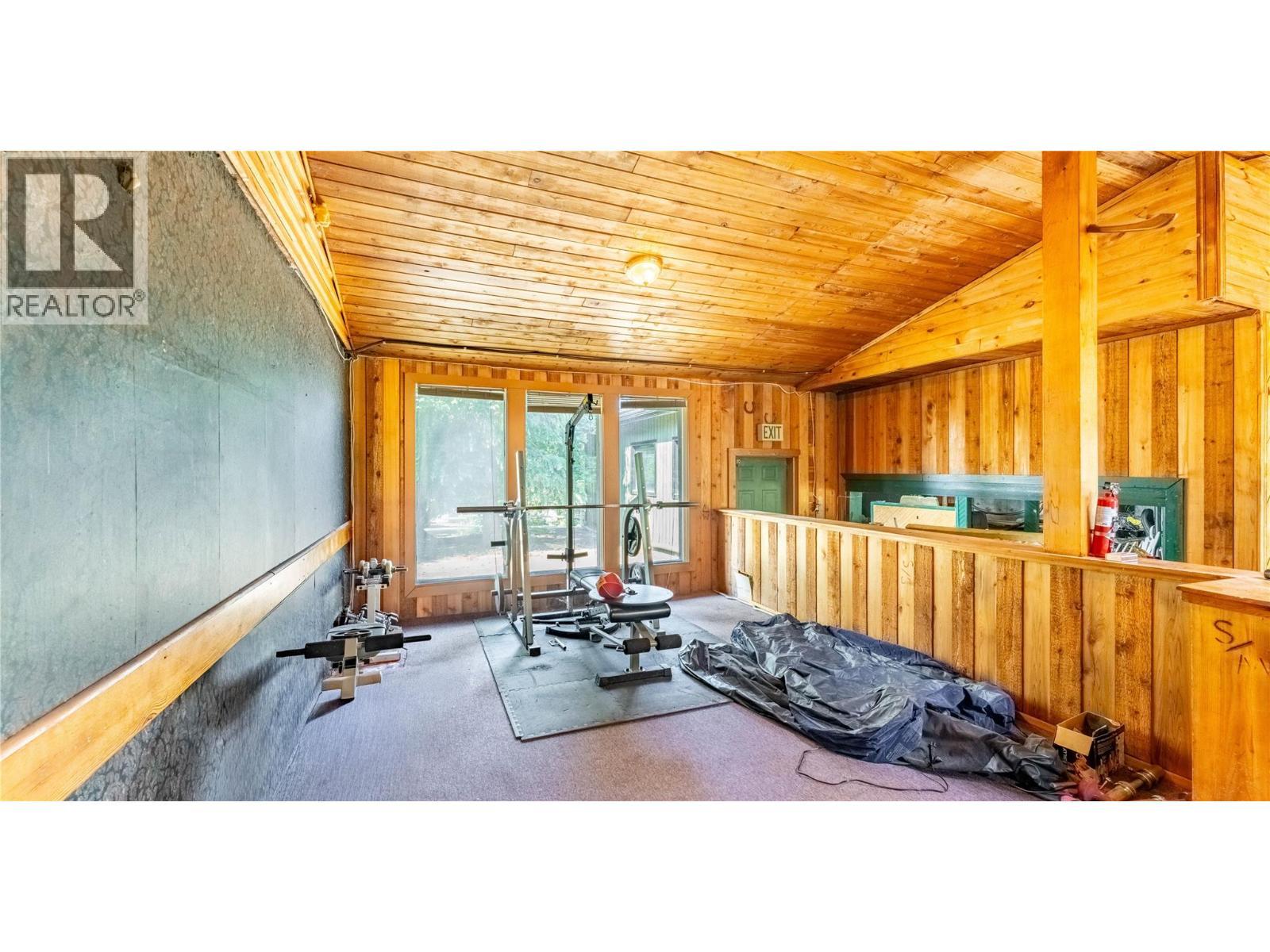 4580 44Th Street, Canyon, BC - Indoor