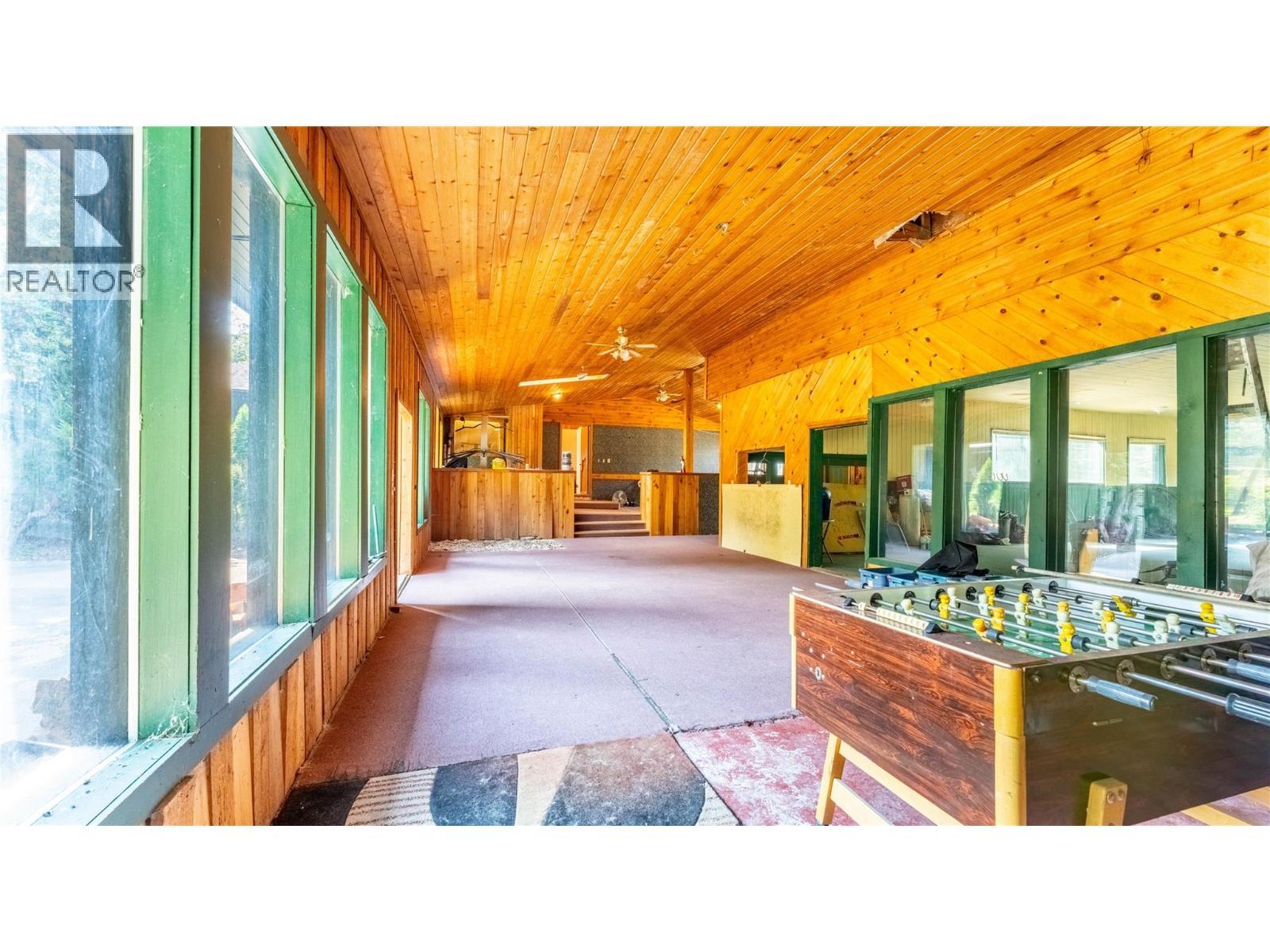 4580 44Th Street, Canyon, BC - Photo Showing Other Room