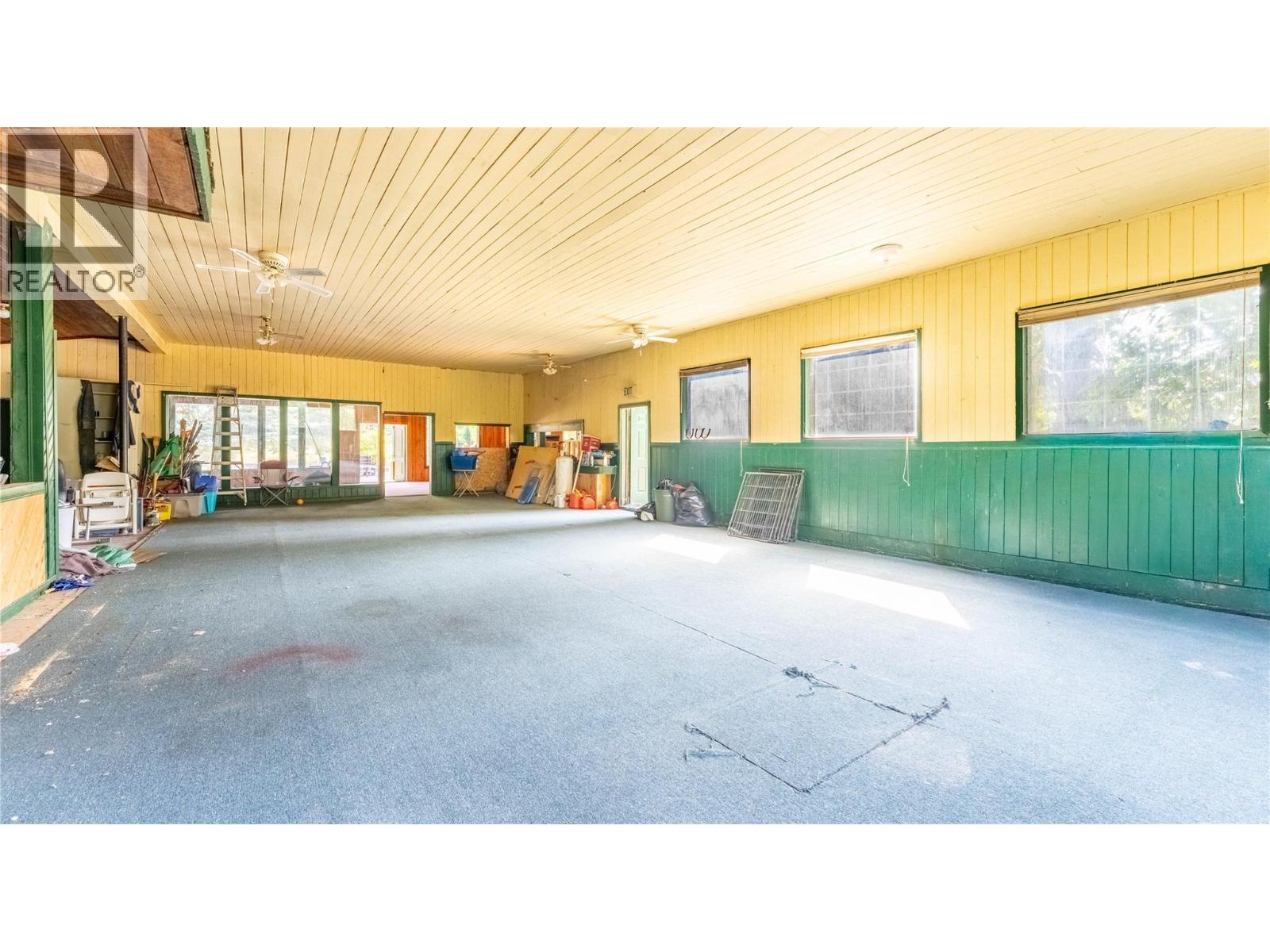 4580 44Th Street, Canyon, BC - Indoor Photo Showing Other Room