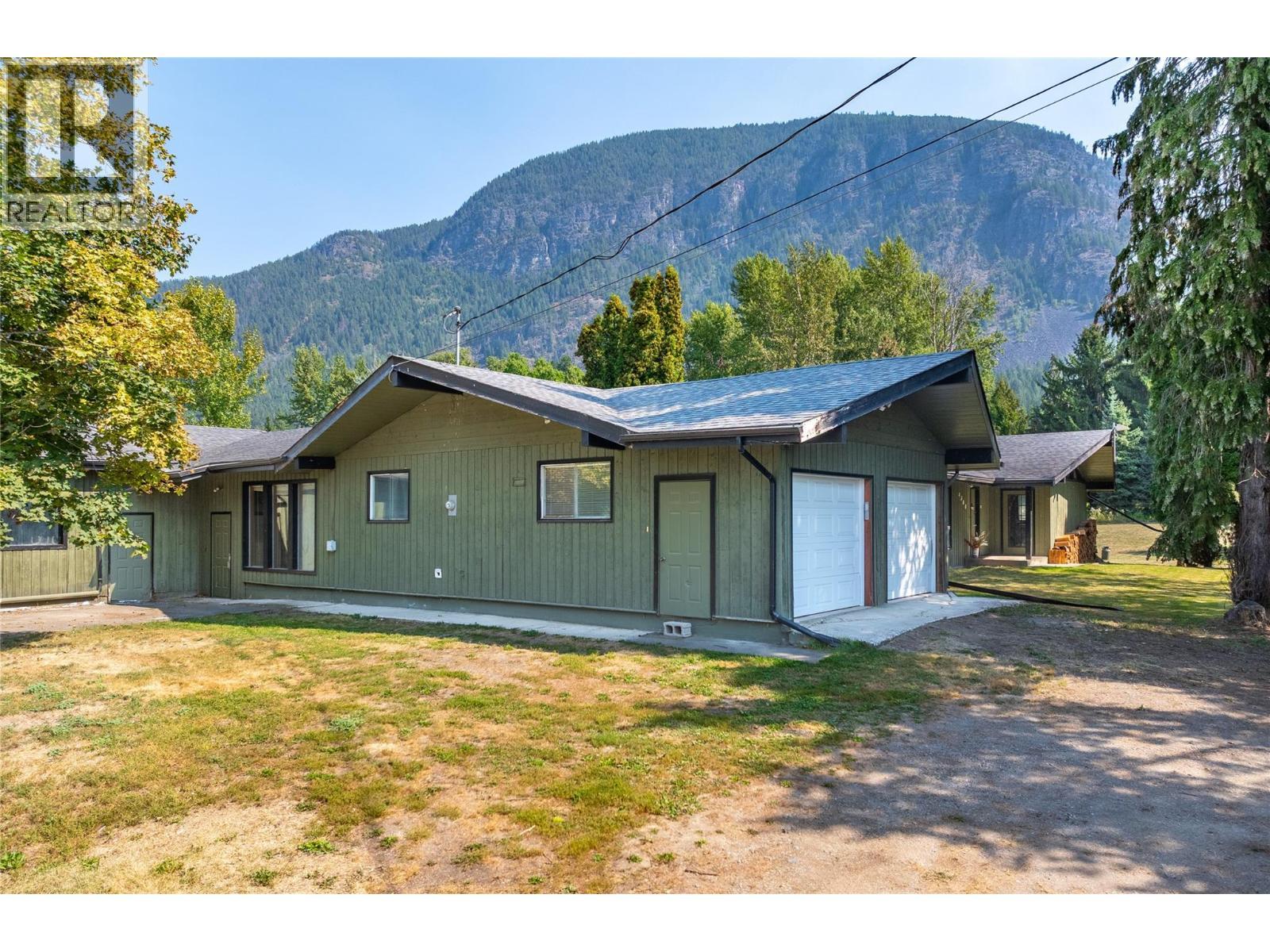4580 44Th Street, Canyon, BC - Outdoor