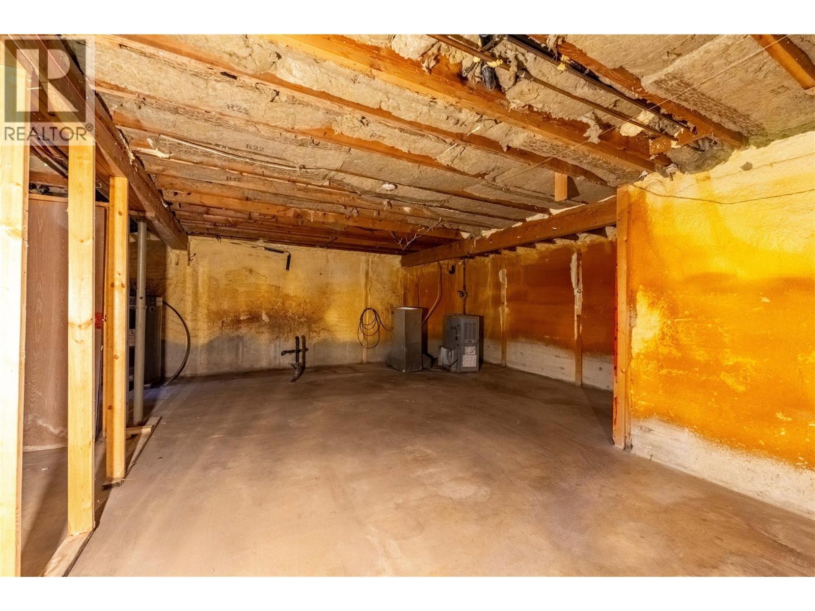 4580 44Th Street, Canyon, BC - Indoor