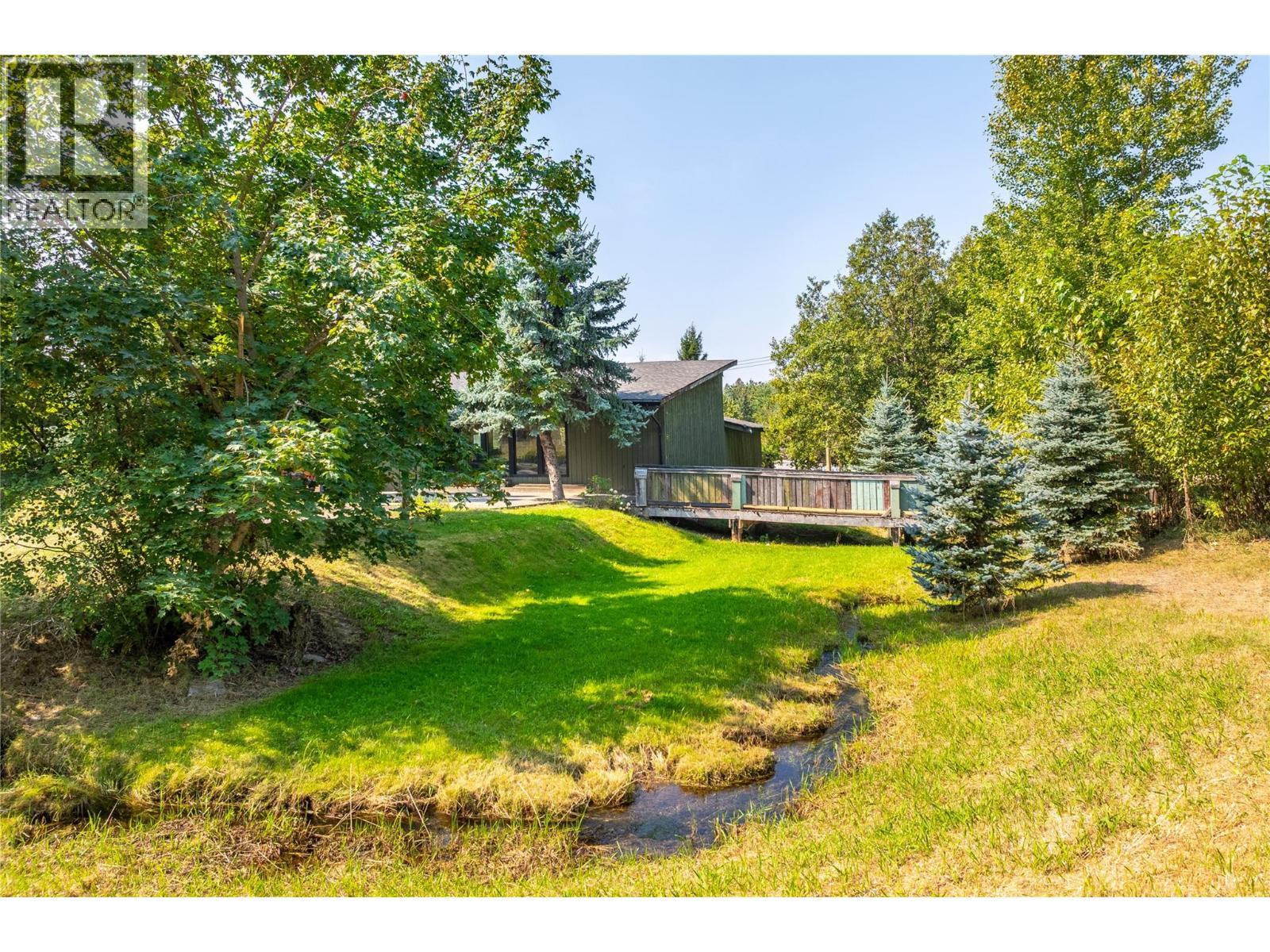 4580 44Th Street, Canyon, BC - Outdoor