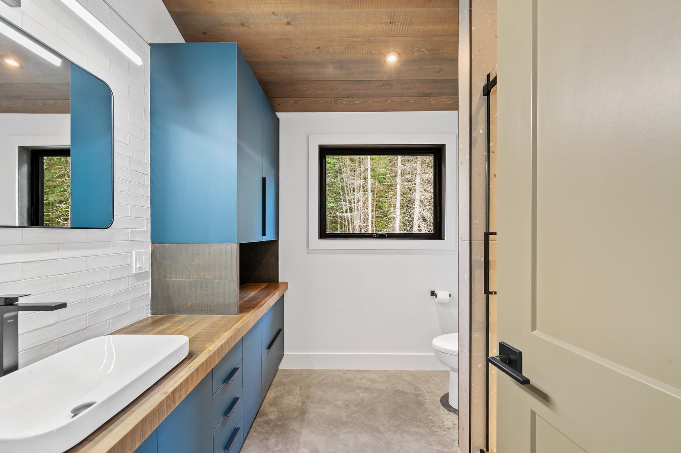 Bathroom - 1200 Ch. Du Lac-Rougeaud, Mont-Blanc, QC - Indoor Photo Showing Bathroom
