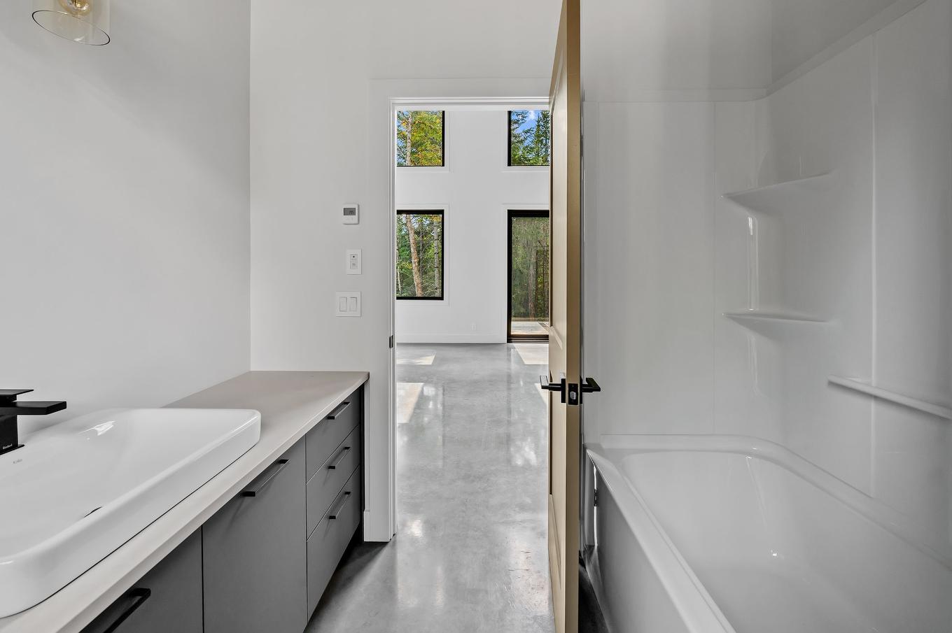 Bathroom - 1200 Ch. Du Lac-Rougeaud, Mont-Blanc, QC - Indoor Photo Showing Bathroom
