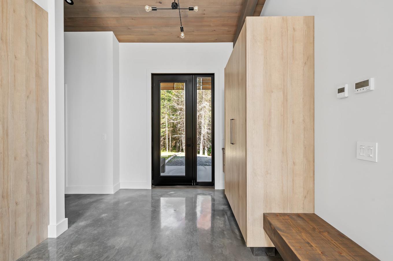 Hall - 1200 Ch. Du Lac-Rougeaud, Mont-Blanc, QC - Indoor Photo Showing Other Room