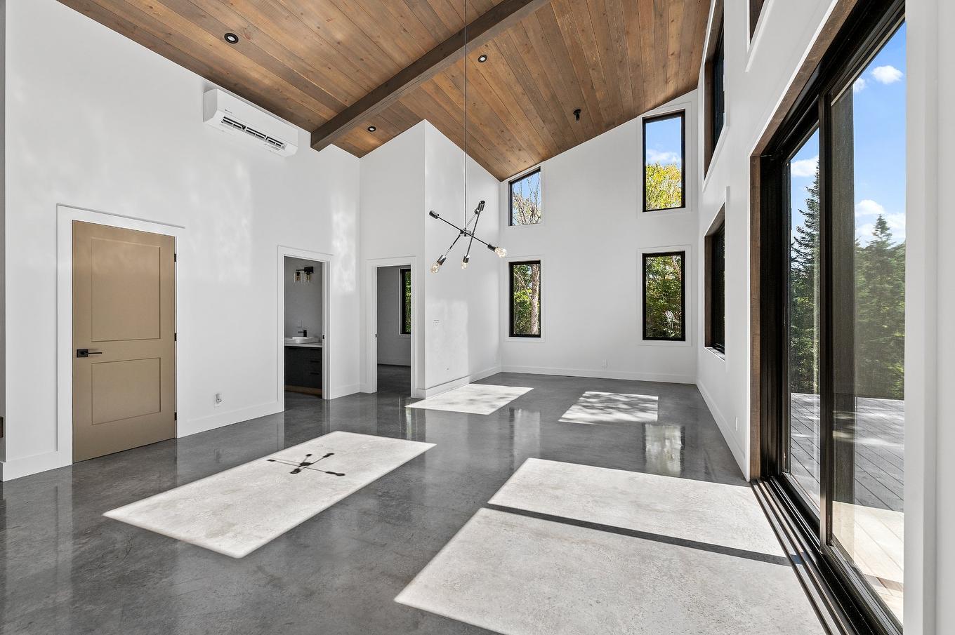 Overall view - 1200 Ch. Du Lac-Rougeaud, Mont-Blanc, QC - Indoor Photo Showing Other Room