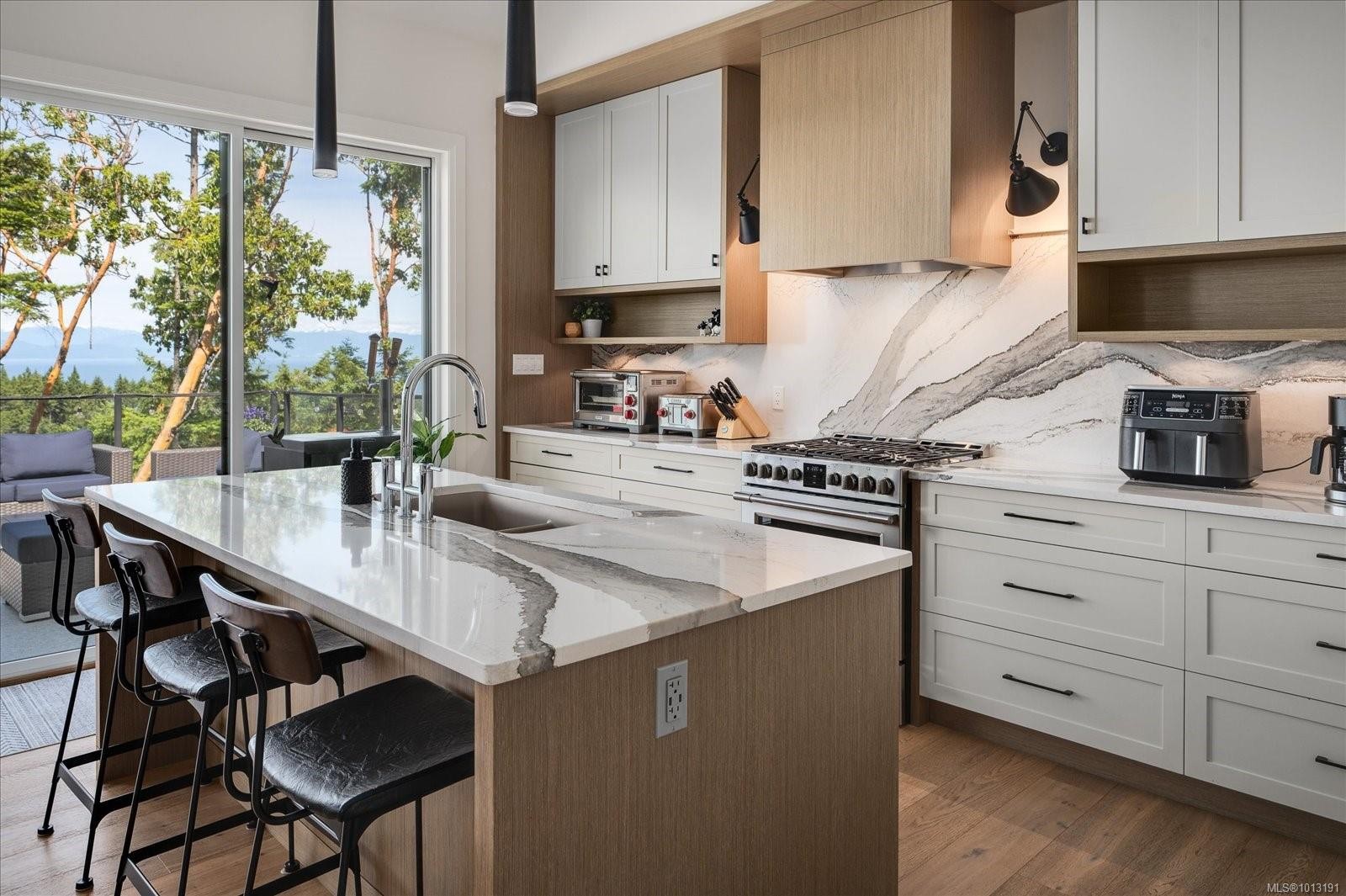 7336 High Ridge Cres, Lantzville, BC