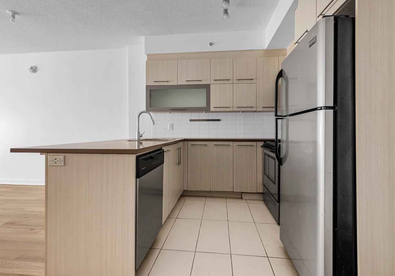 Cuisine - 318-1248 Av. De L'Hôtel-De-Ville, Montréal (Ville-Marie), QC - Indoor Photo Showing Kitchen