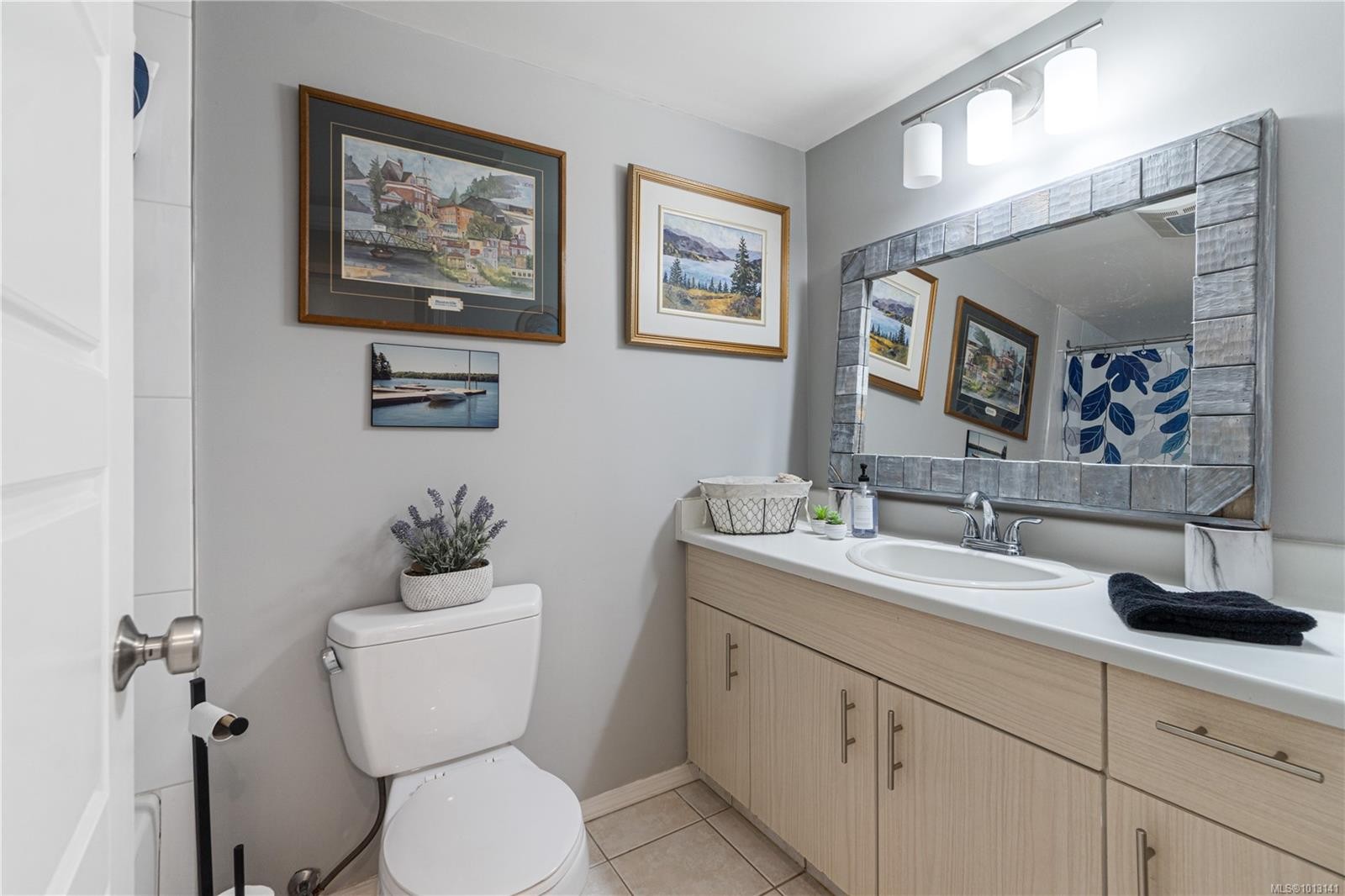 302-3555 Outrigger Rd, Nanoose Bay, BC - Indoor Photo Showing Bathroom