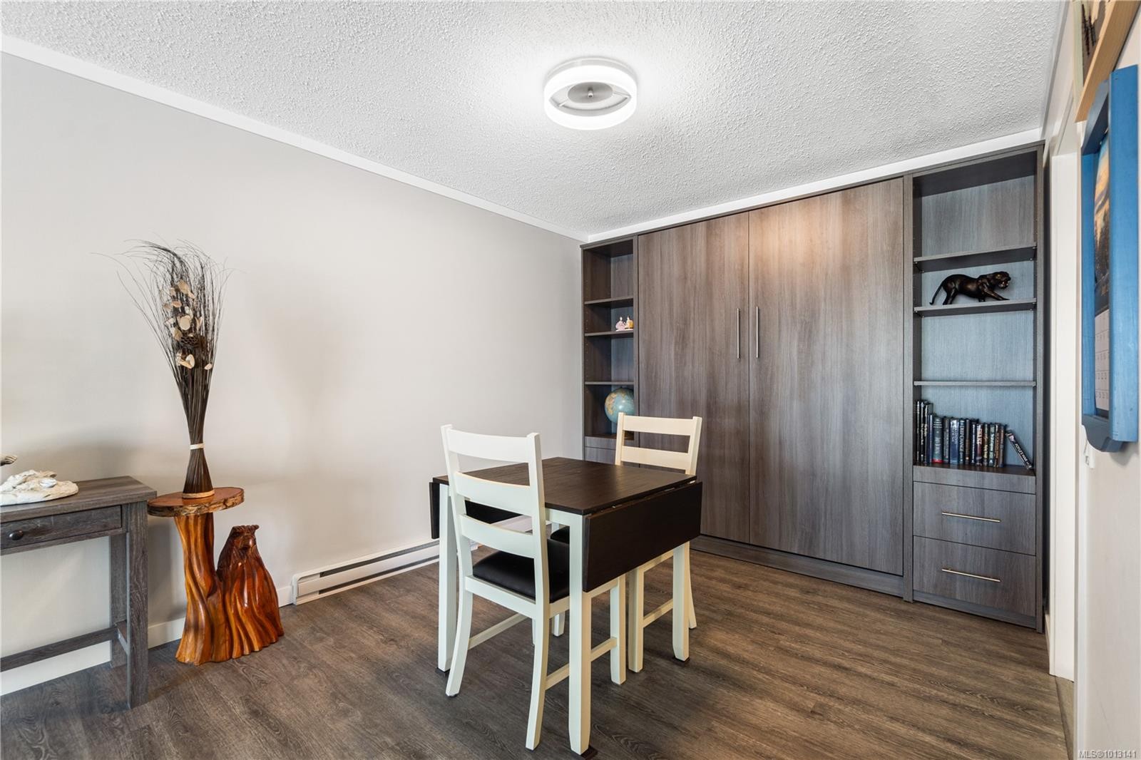 302-3555 Outrigger Rd, Nanoose Bay, BC - Indoor Photo Showing Dining Room