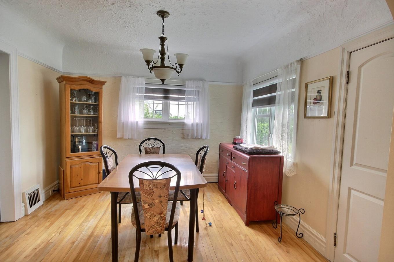 Salle à manger - 4 7E Rue, Rouyn-Noranda, QC - Indoor Photo Showing Dining Room