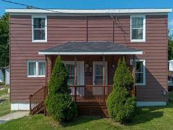 192-194 Gatacre Street Sydney, NS B1N 1Z2