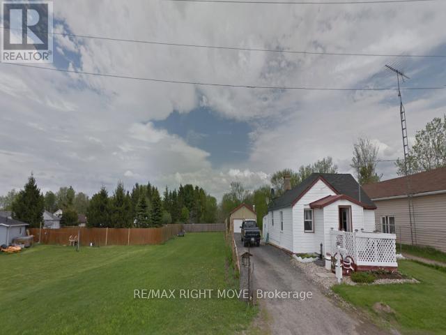 103 Bay Street, Leeds And The Thousand Islands, ON - Outdoor