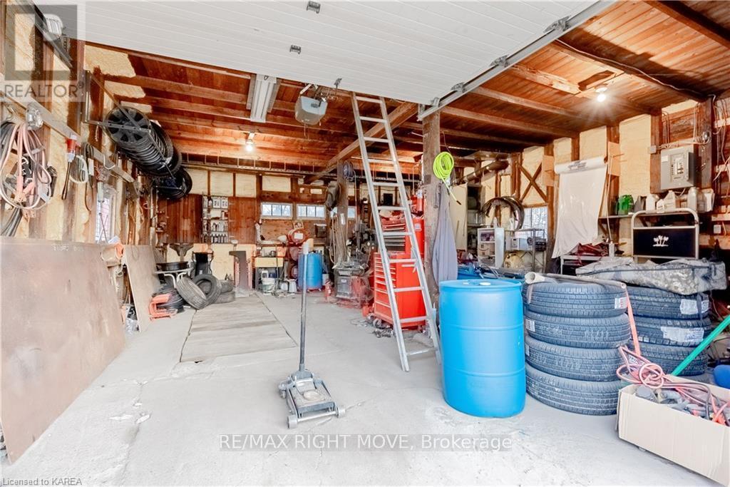 103 Bay Street, Leeds And The Thousand Islands, ON - Indoor Photo Showing Basement