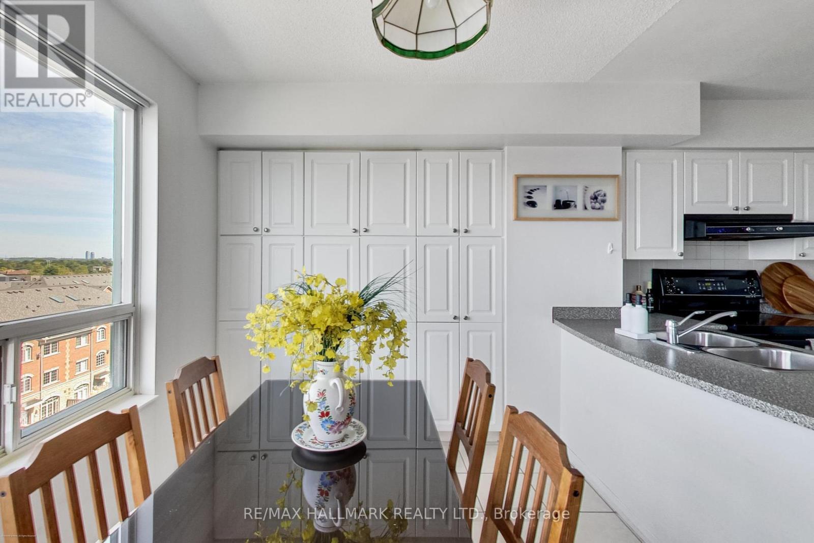 Large Foyer - 702 - 5 Emerald Lane, Vaughan, ON - Indoor Photo Showing Dining Room