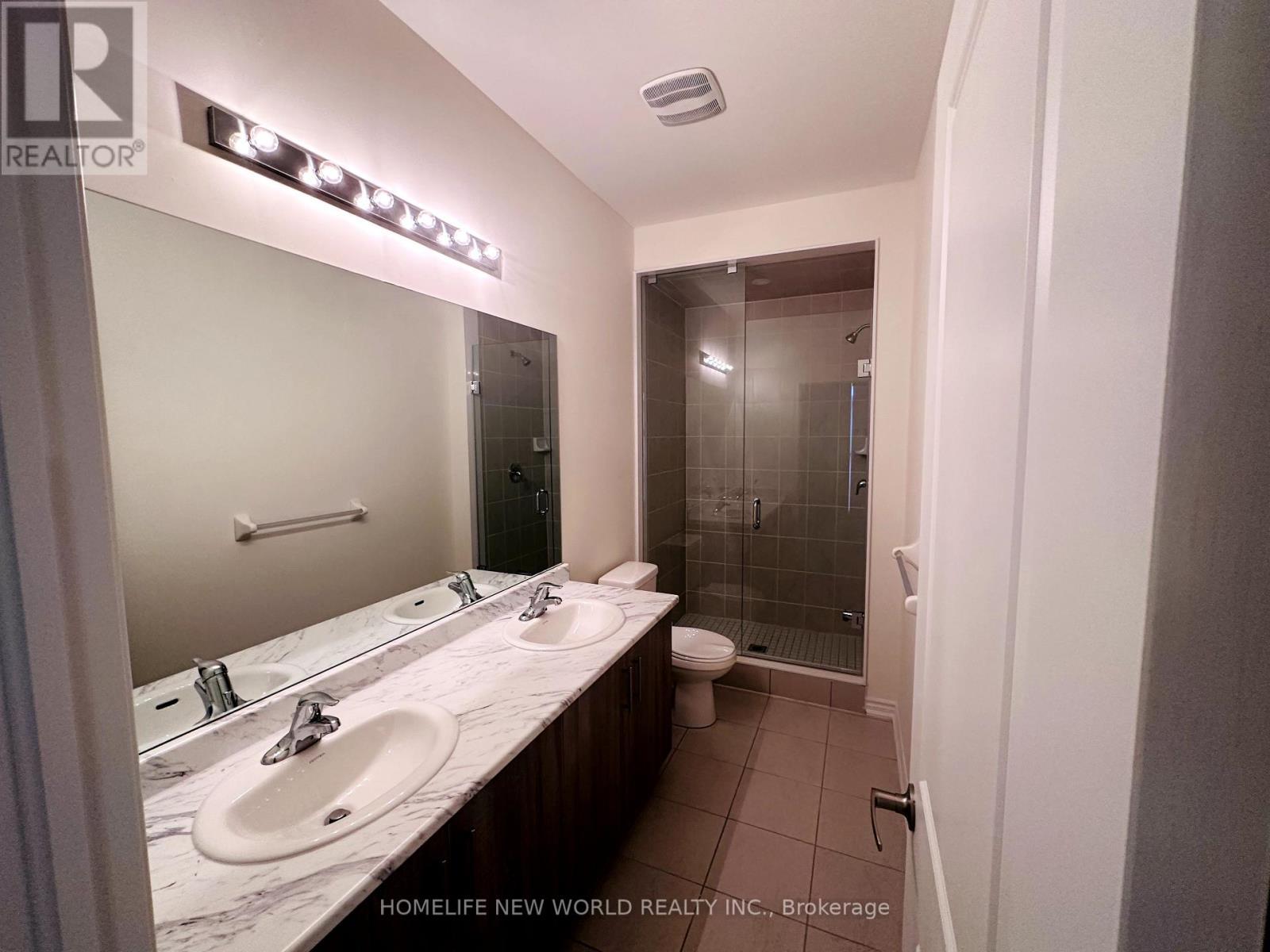33 Drainie Street, Vaughan, ON - Indoor Photo Showing Bathroom