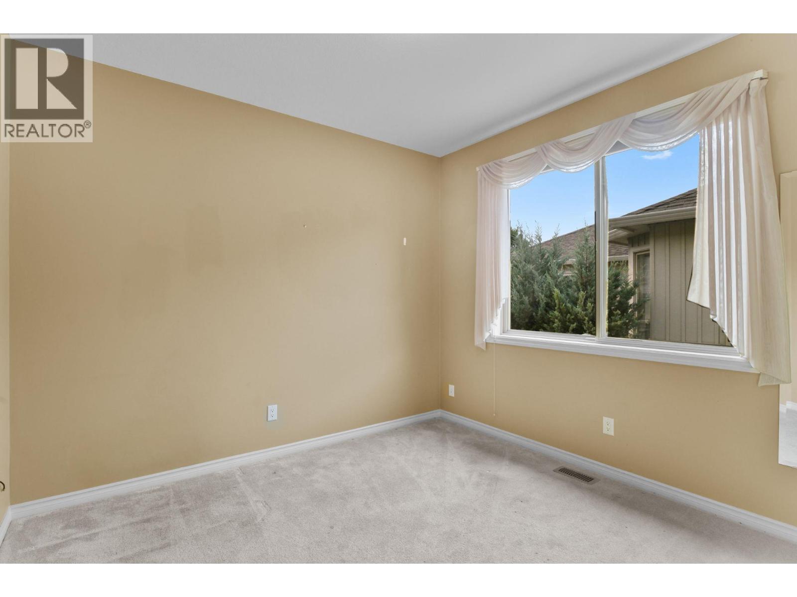 second bedroom - 2365 Stillingfleet Road Unit# 39, Kelowna, BC - Indoor Photo Showing Other Room