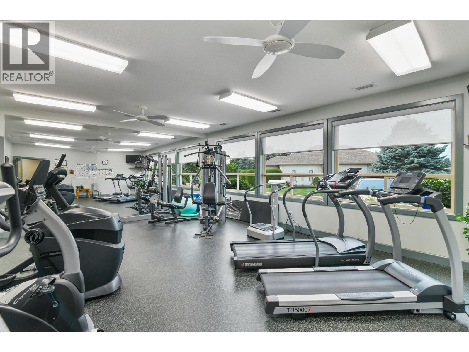 indoor fitness - 2365 Stillingfleet Road Unit# 39, Kelowna, BC - Indoor Photo Showing Gym Room