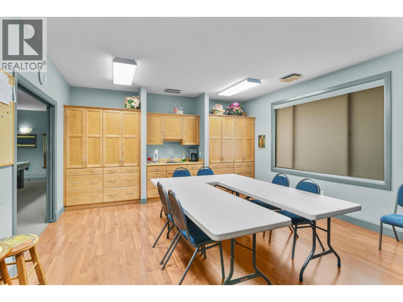 2365 Stillingfleet Road Unit# 39, Kelowna, BC - Indoor Photo Showing Dining Room