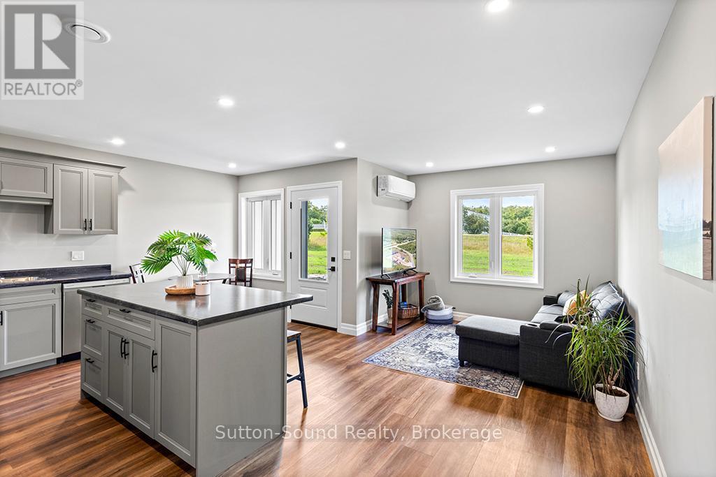 Open concept living/ dining/ kitchen area - 3 - 18 Maple Golf Crescent, Northern Bruce Peninsula, ON - Indoor