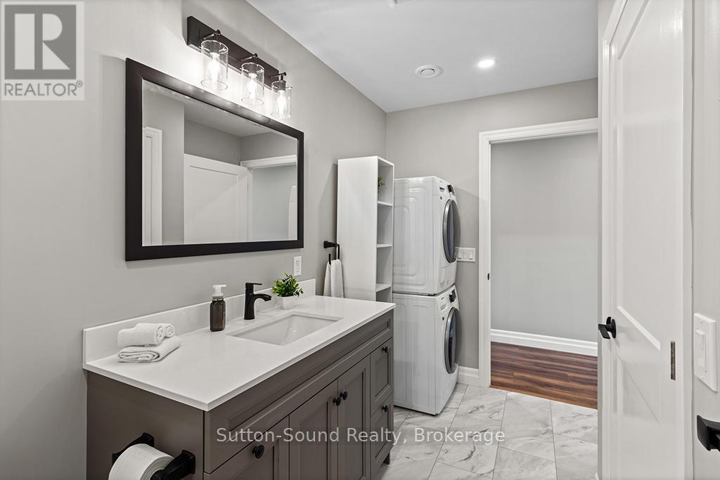 3 - 18 Maple Golf Crescent, Northern Bruce Peninsula, ON - Indoor Photo Showing Laundry Room