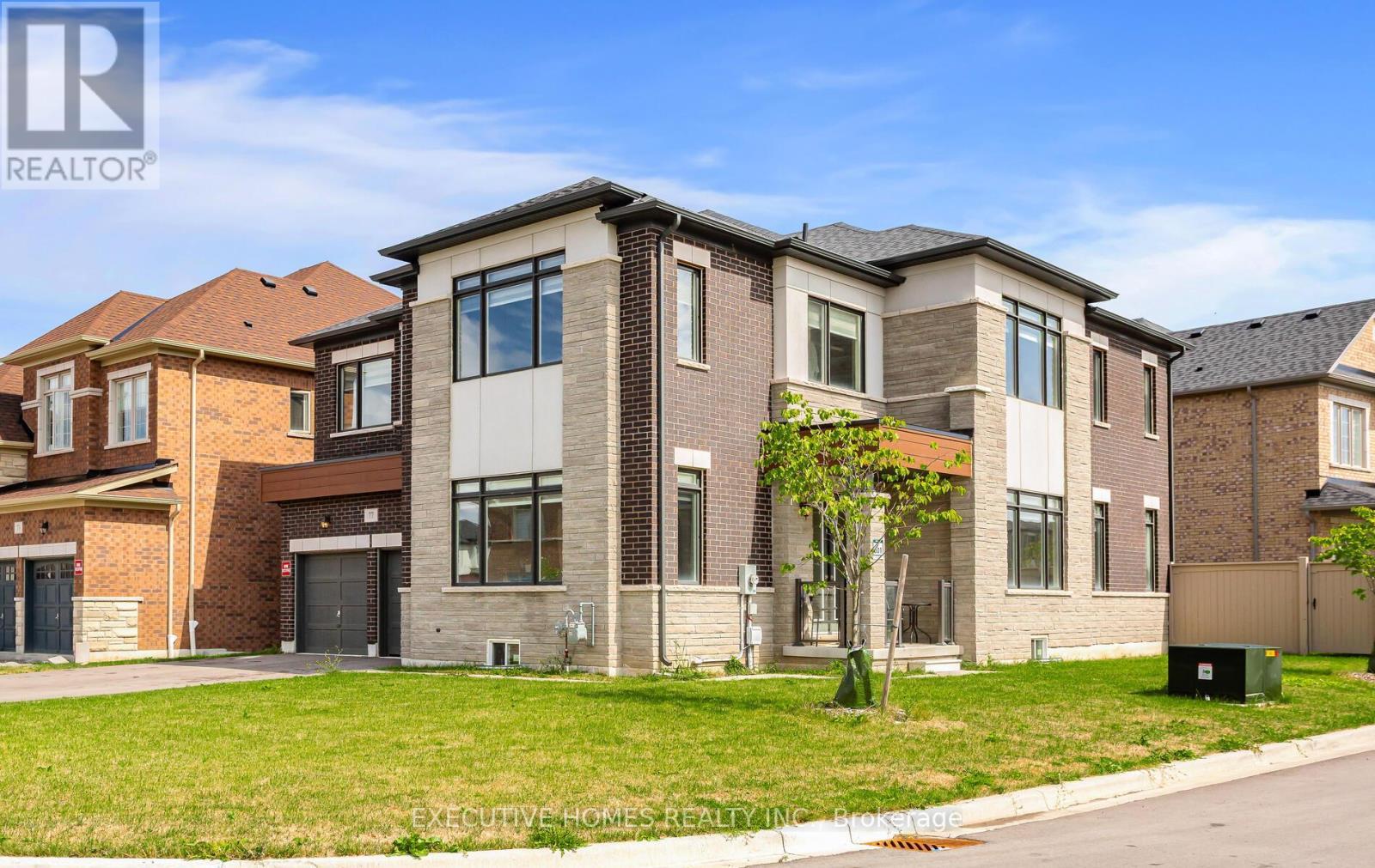 77 Pond View Gate, Hamilton, ON - Outdoor