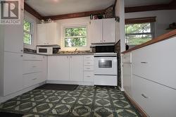 Ample Storage/Pot Drawers -