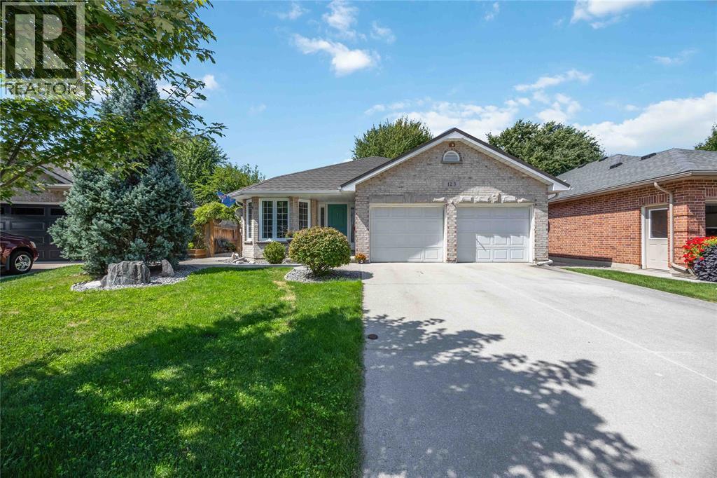 123 Cassandra Boulevard, Sarnia, ON - Outdoor