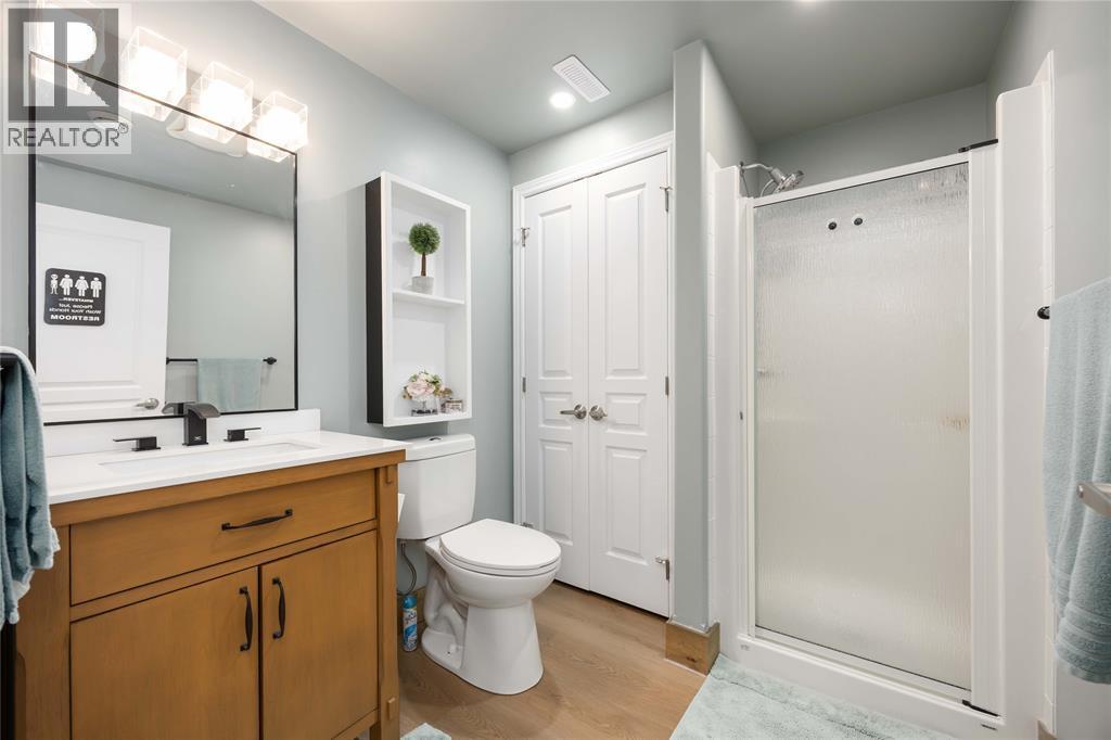 123 Cassandra Boulevard, Sarnia, ON - Indoor Photo Showing Bathroom