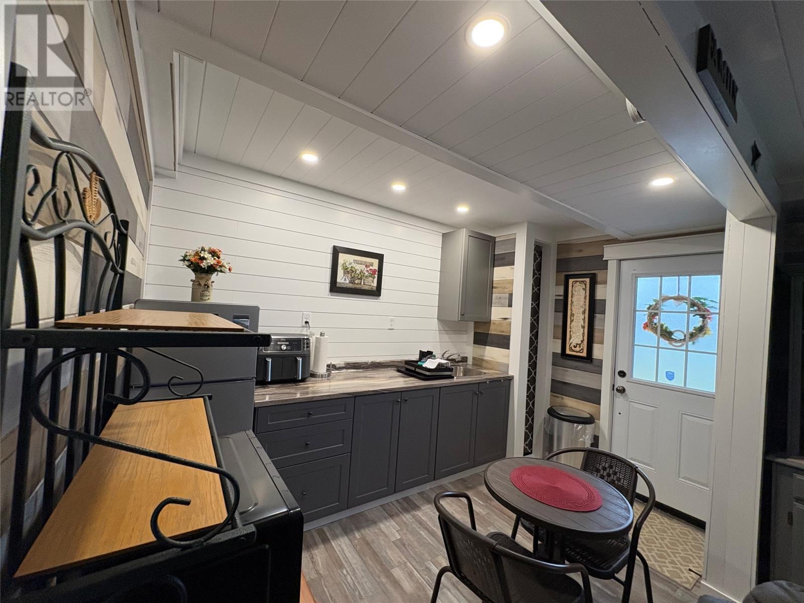 46 Main Street, Brown'S Arm, NL - Indoor Photo Showing Other Room