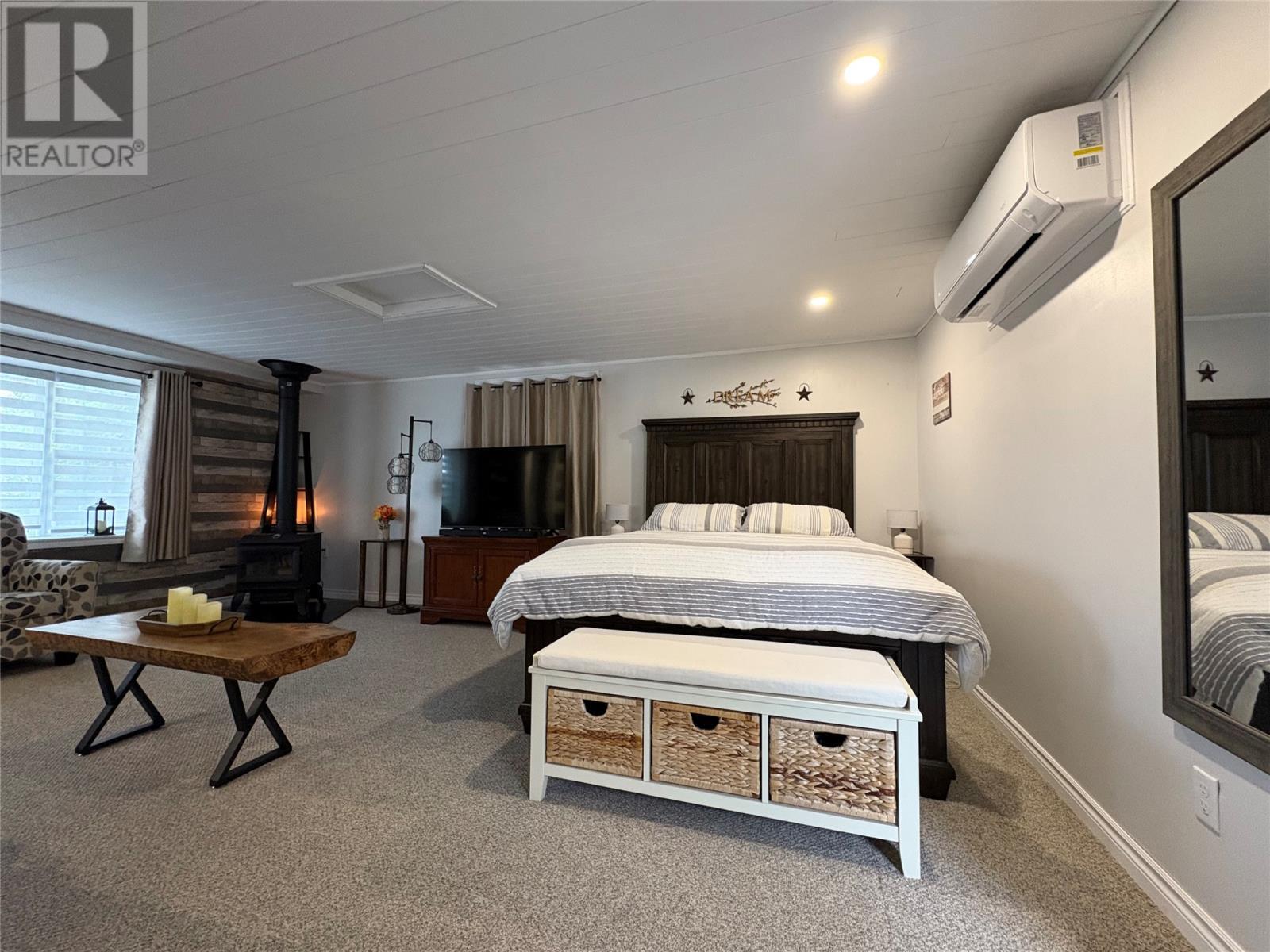 46 Main Street, Brown'S Arm, NL - Indoor Photo Showing Bedroom