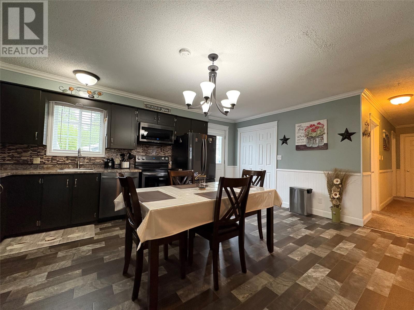 46 Main Street, Brown'S Arm, NL - Indoor Photo Showing Dining Room