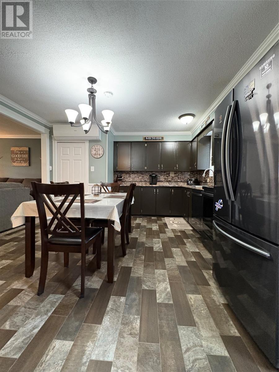 46 Main Street, Brown'S Arm, NL - Indoor Photo Showing Dining Room