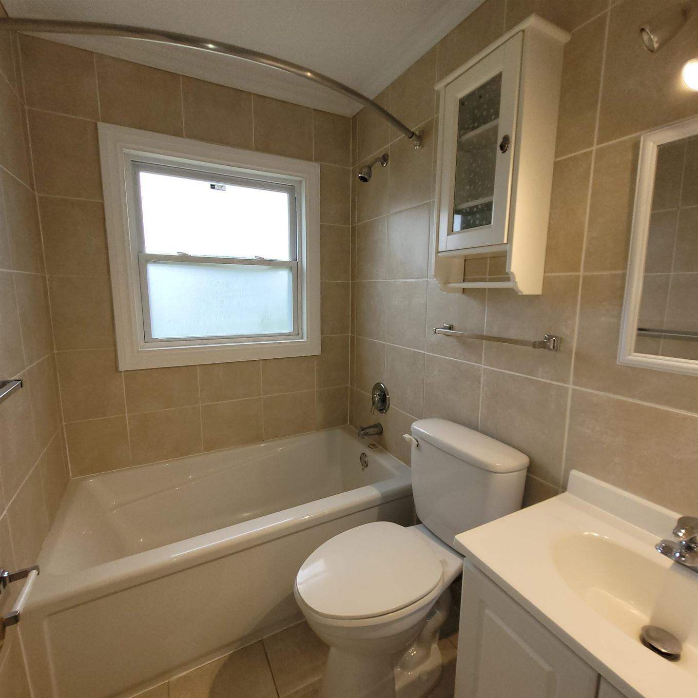 22 & 24 Mona Drive, Manitouwadge, ON - Indoor Photo Showing Bathroom