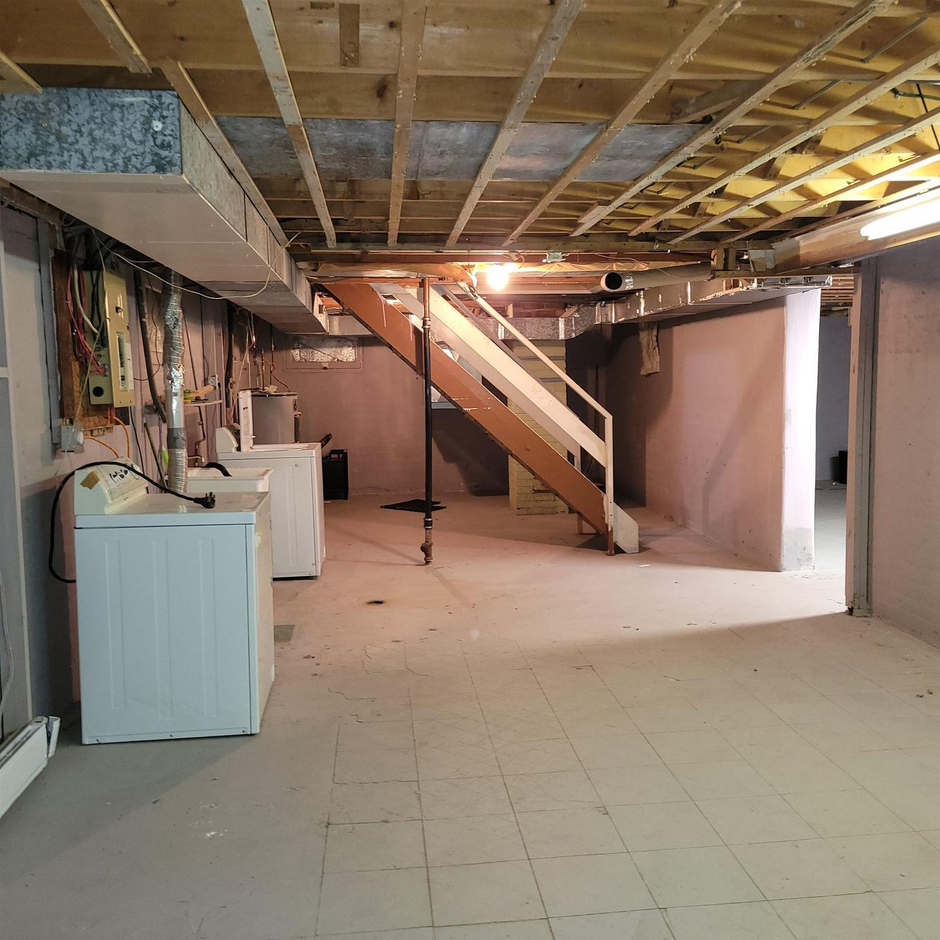 22 & 24 Mona Drive, Manitouwadge, ON - Indoor