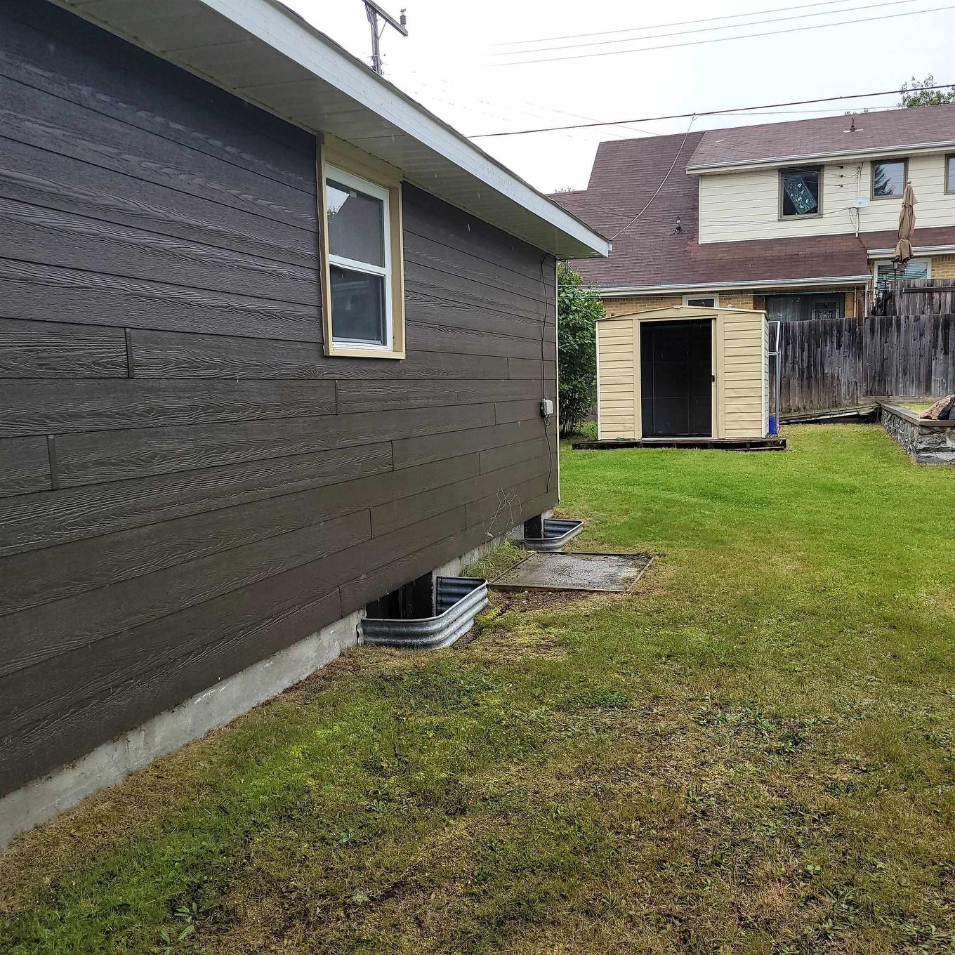 22 & 24 Mona Drive, Manitouwadge, ON - Outdoor With Exterior