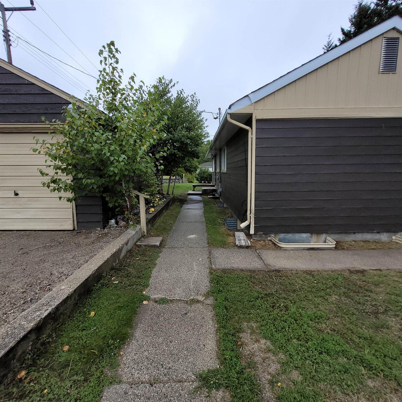 22 & 24 Mona Drive, Manitouwadge, ON - Outdoor With Exterior