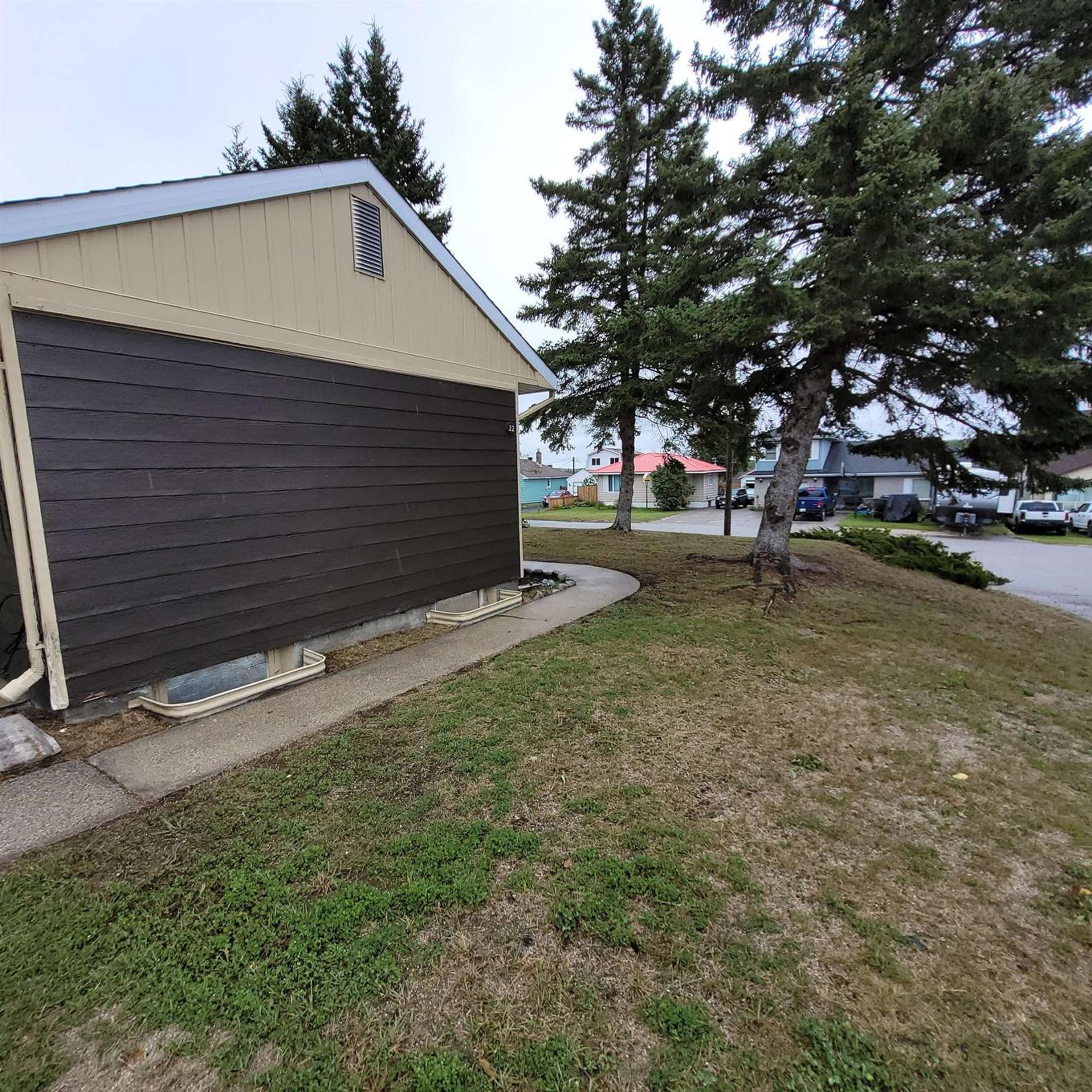 22 & 24 Mona Drive, Manitouwadge, ON - Outdoor